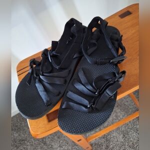 TEVA Sandals Black Strappy Size 8